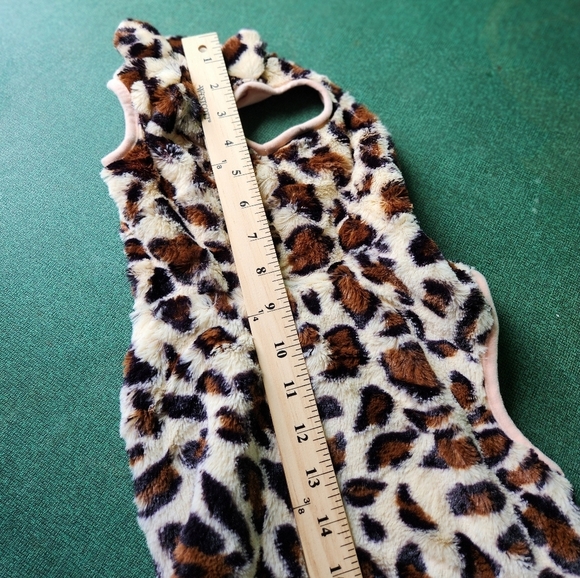 Leopard print dog sweater with ears - Picture 6 of 9